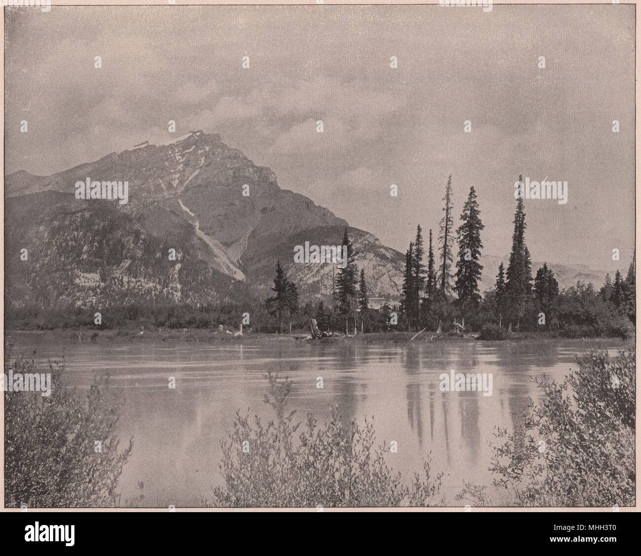 Cascade Mountain und das Bow River, Alberta, Kanada Stockfoto