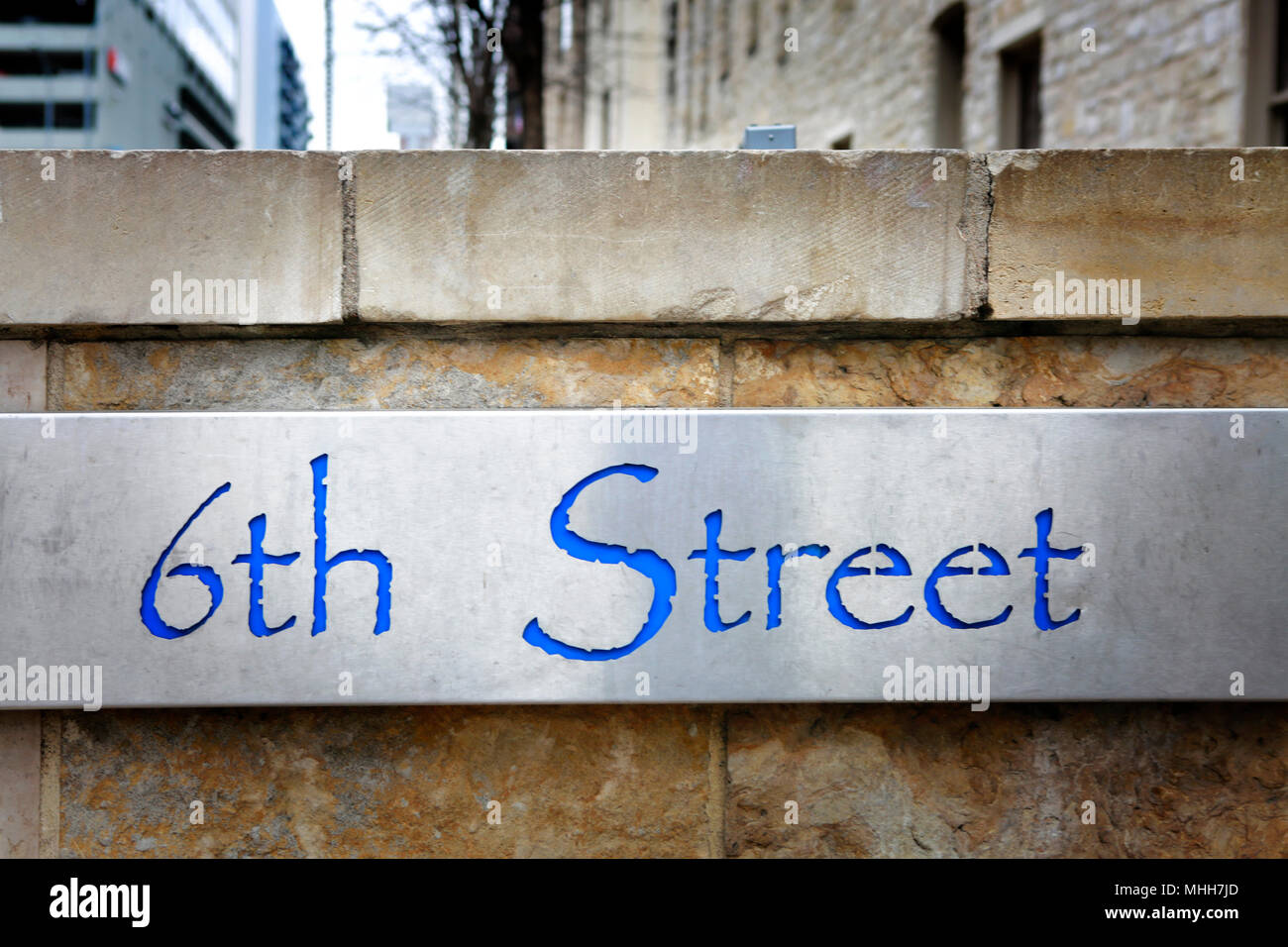 6. Straße unterzeichnen. 6. Straße ist berühmt Leben Musik Straße in Austin, Texas. Stockfoto