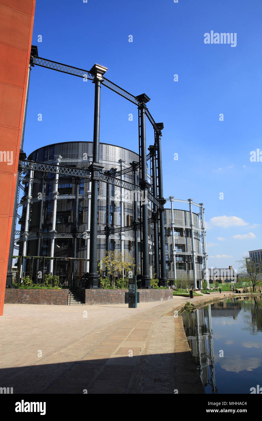 Gasspeicher Park, mit luxuriösen Apartments in der Viktorianischen Frames festlegen, auf Regents Canal im Kings Cross, London, UK Stockfoto