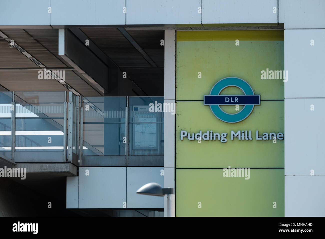 Pudding Mill Lane DLR Station neben dem Olympischen Park in East London. Wiedereröffnung im Jahr 2014 etwas bewegt wird Crossrail unterzubringen. Stockfoto