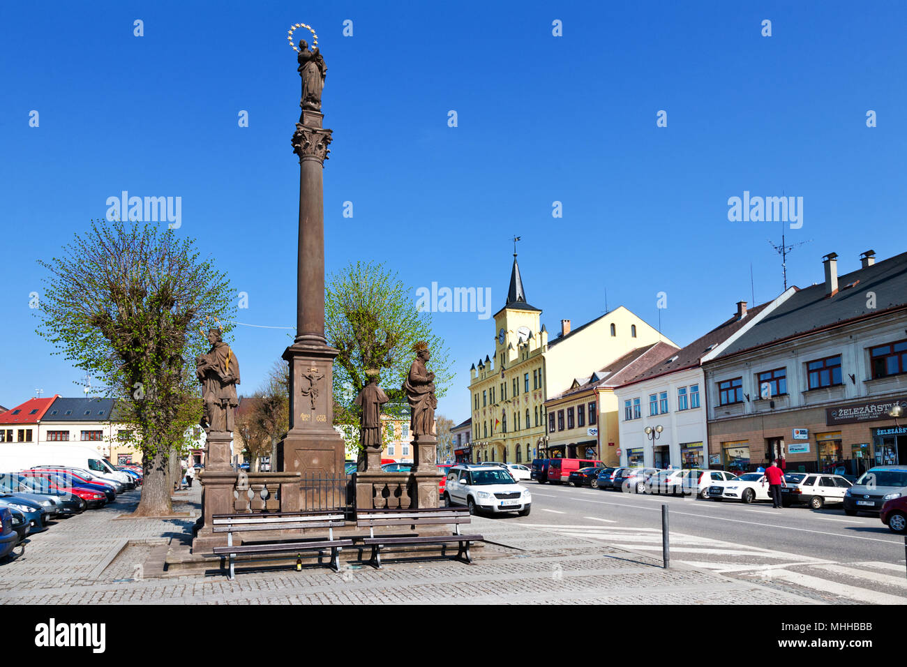 Radnice z 1724 morový Sloup, Husovo náměstí, Lomnice nad Popelkou, Cesky Raj, Ceska Republika/Rathaus, Hus Marktplatz, dem Lomnice nad Popelkou, Cze Stockfoto