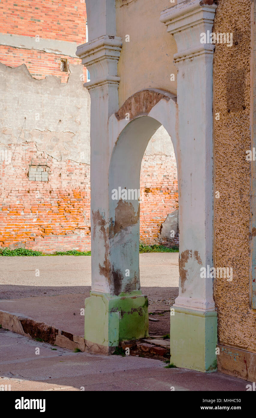 Alte Äußere verfallende Gebäude Arch, Clifton, New Jersey, USA Stockfoto