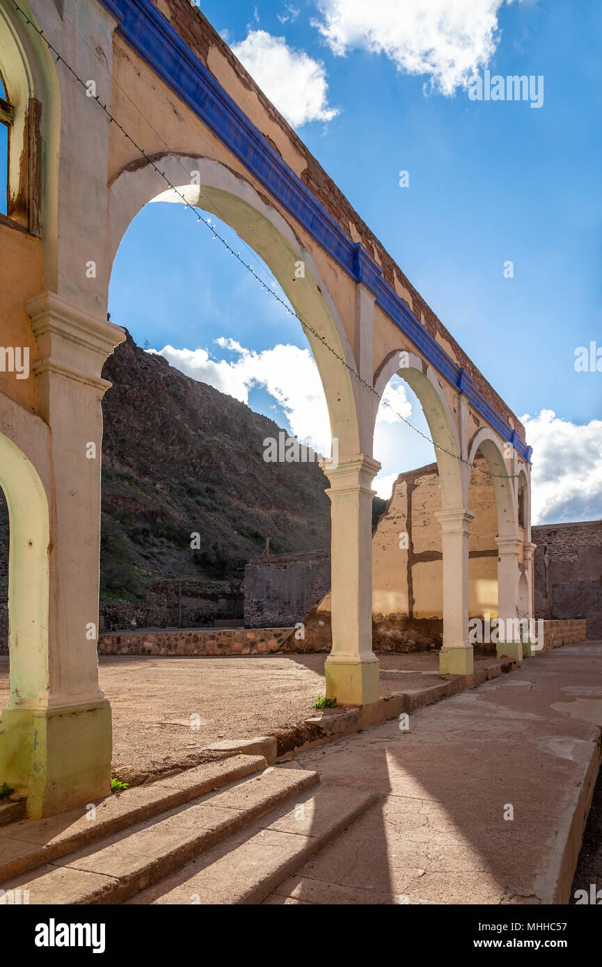 Alte Äußere verfallende Gebäude Arch, Clifton, New Jersey, USA Stockfoto