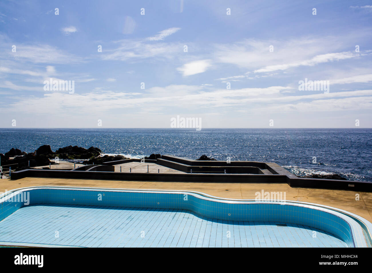 Leeren Pool und Meer leeren Pool und Meer Stockfoto