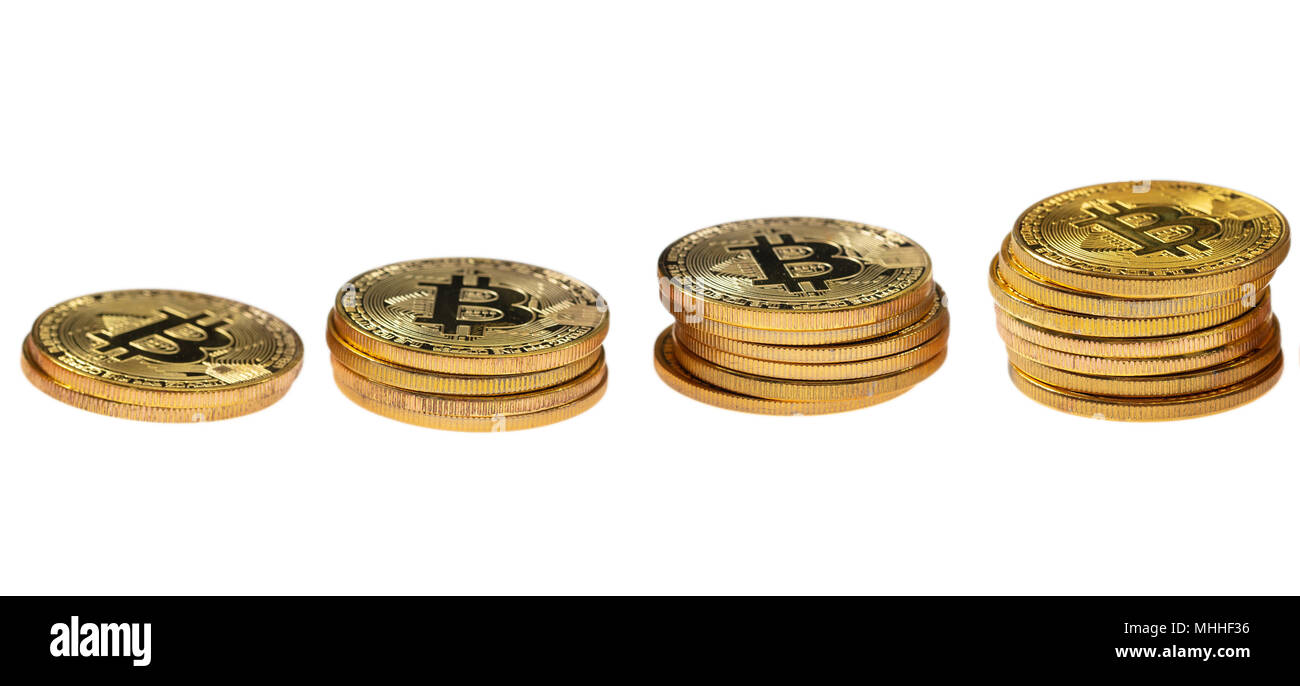 Cryptocurrency Wachstum. Bitcoins stapeln auf weißem Hintergrund, Ansicht von oben Stockfoto