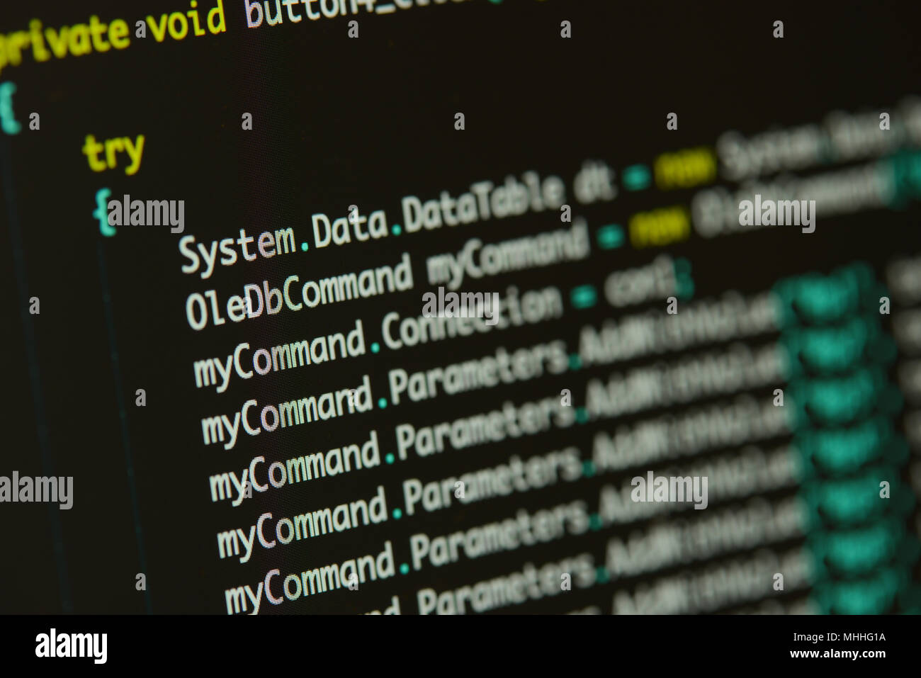Realer c# Code-Entwicklungsbildschirm. Abstrakter Algorithmus für die Programmierung von Arbeitsabläufen. Zeilen des c#-Codes sichtbar. Stockfoto