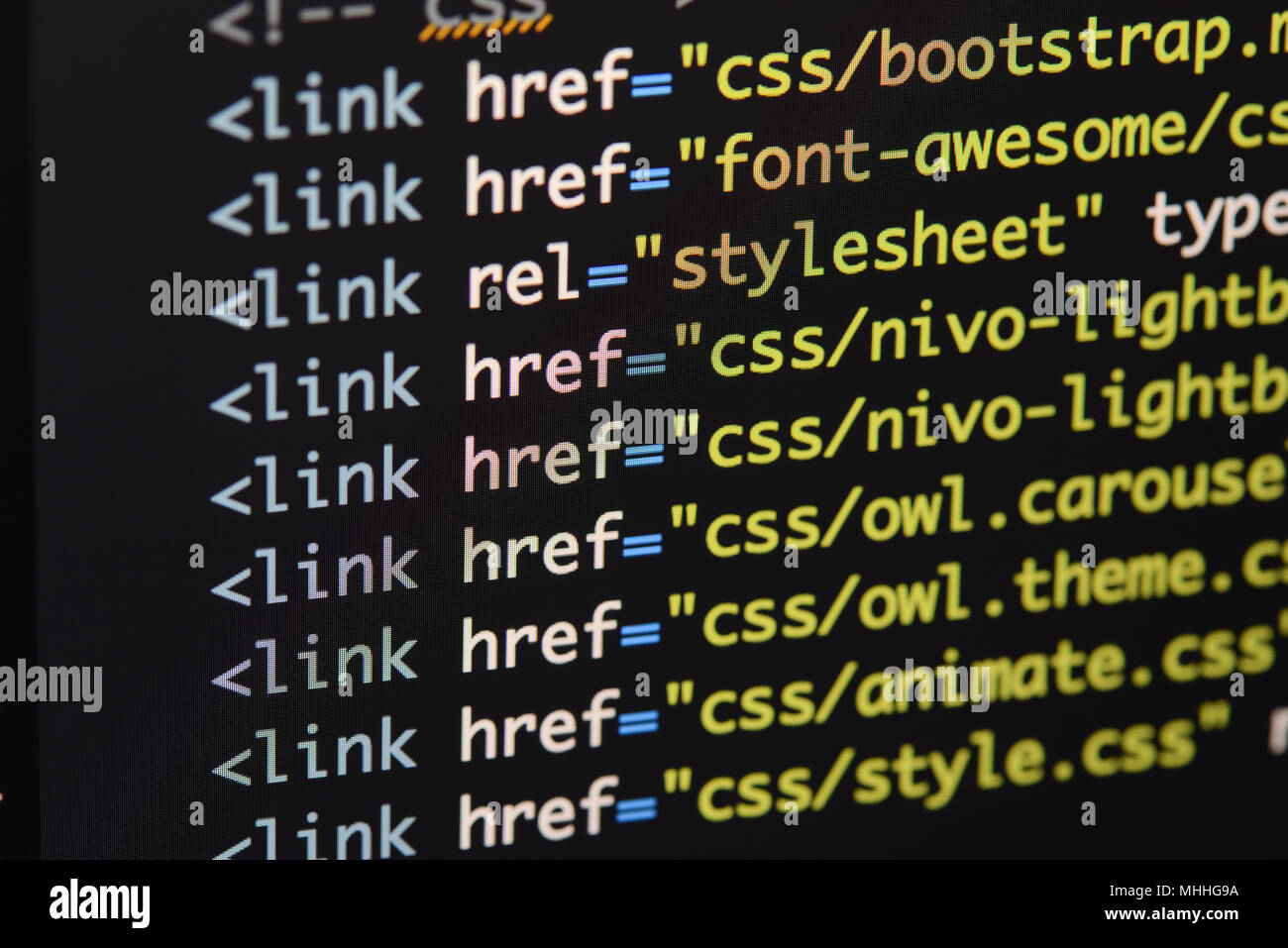 Html Code entwickeln. Programmierung Workflow abstrakter Algorithmus Konzept. Zeilen HTML-Code sichtbar. Stockfoto