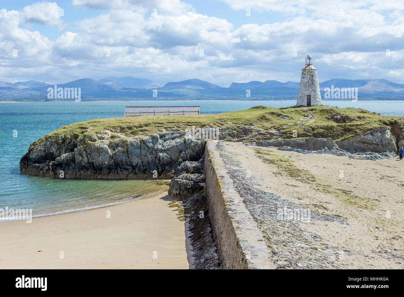 Twr Bach Leuchtturm an der Spitze der Llanddwyn Island auf Anglesey, Nordwales. Stockfoto