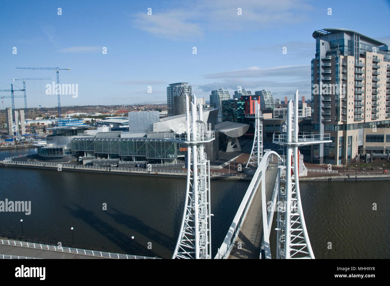 Das Lowry Fußgängerbrücke über den Manchester Ship Canal, MediaCity, Salford, Manchester Stockfoto