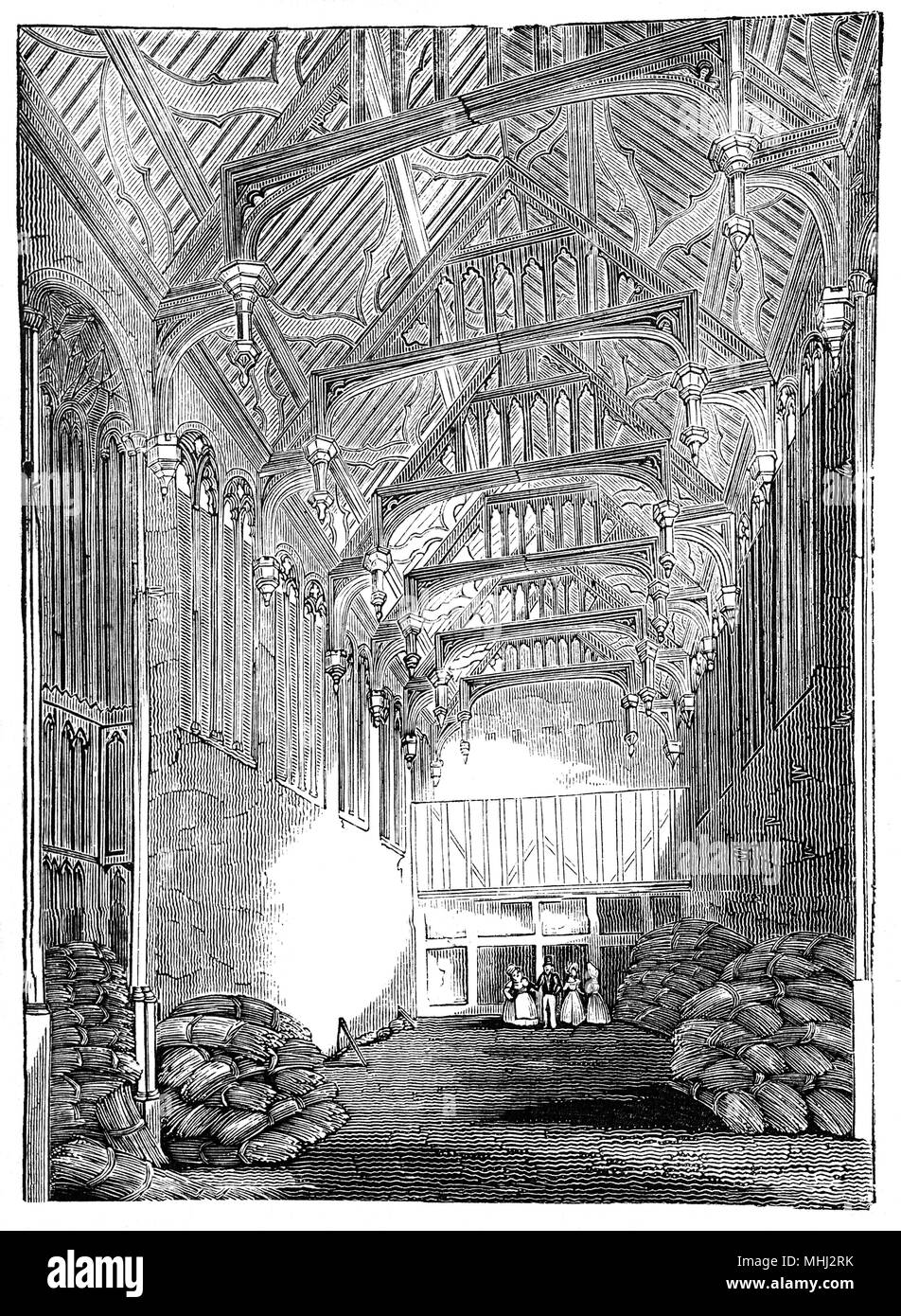 Die große Halle in Eltham Palace, ein großes Haus im Royal Borough von Greenwich, im Südosten von London, England war 1305 Edward II. durch den Bischof von Durham, Anthony Bek, und als königliche Residenz aus dem 14. bis ins 16. Jahrhundert verwendet. Offensichtlich sind sich der Vorfall, Edward III Grundlage der Bestellung des Strumpfband inspiriert fanden hier statt. Edward IV. erbaut die Große Halle in der 1470 s und eine junge Heinrich VIII. als er als Prinz Henry auch bekannt wuchs hier auf; es war hier im Jahr 1499, traf er beeindruckt und der Gelehrte Erasmus, der ihm von Thomas mehr eingeführt. Stockfoto
