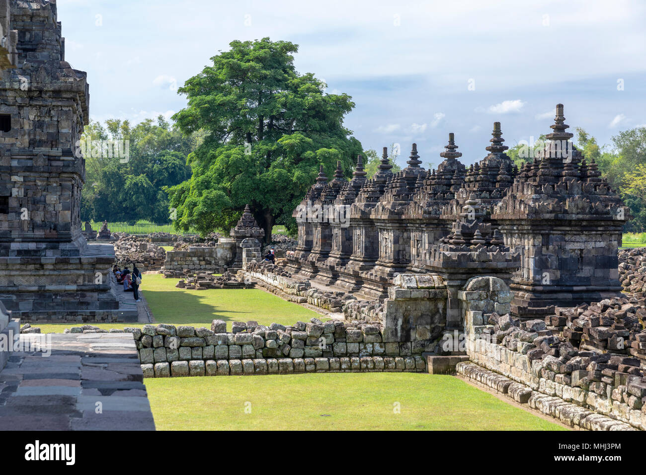 Indonesische Besucher an Plaosan Lor buddhistischen Tempel in der Nähe von Yogyakarta, Java Stockfoto