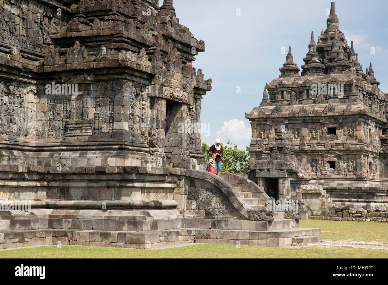 Indonesische Besucher an Plaosan Lor buddhistischen Tempel in der Nähe von Yogyakarta, Java Stockfoto