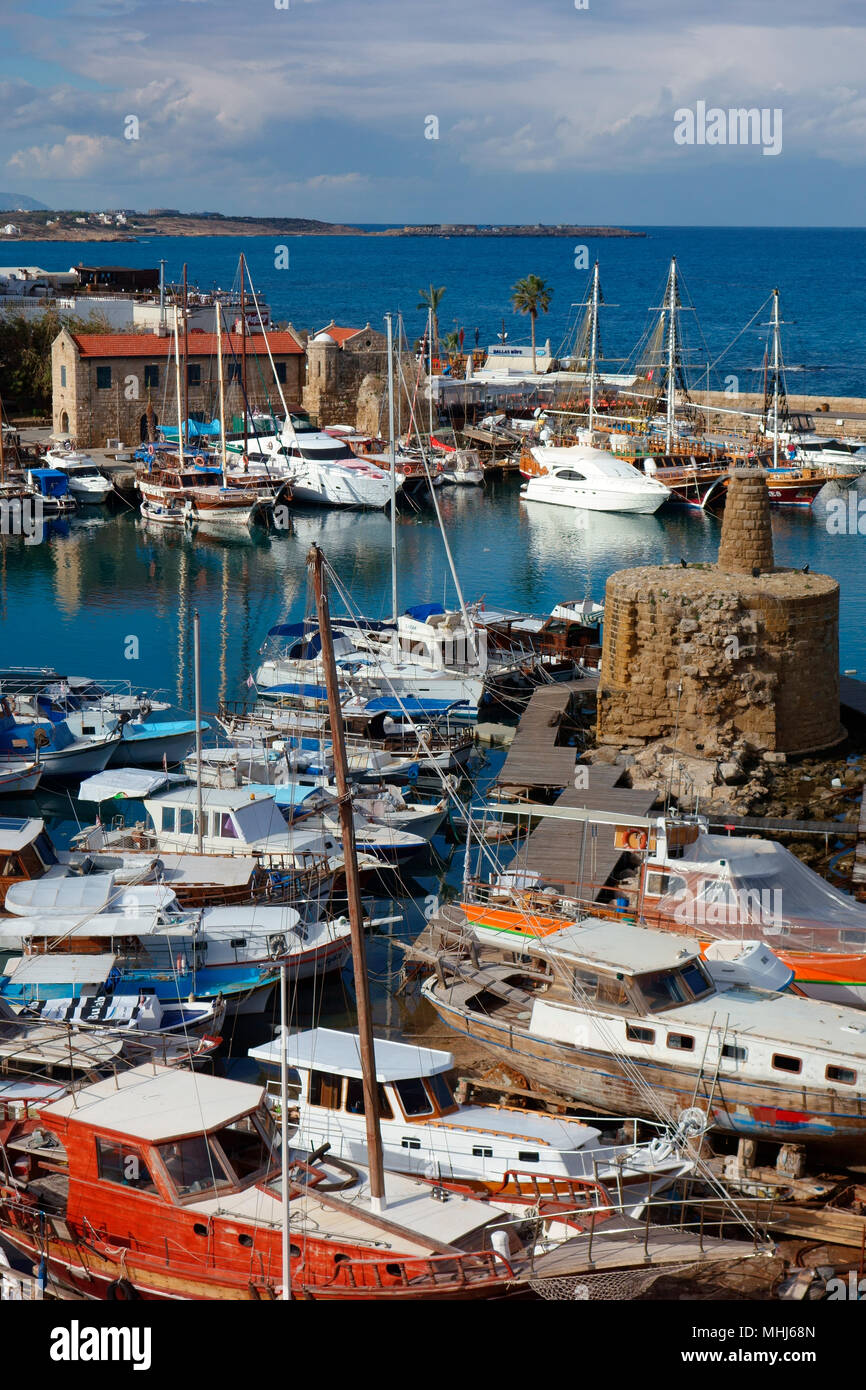 Blick auf den Hafen Kyrenia Kyrenia (Girne), Nordzypern Stockfoto