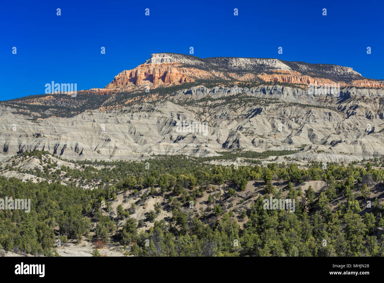 Powell Punkt oberhalb des Blues Badlands in der Nähe von Henrieville, Utah Stockfoto