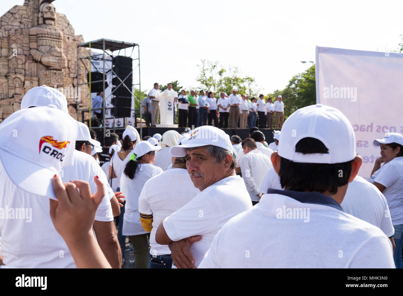 Merida Yucatan Gouverneur, Rolando Zapata Bello vor der Feier des Tages der internationalen Arbeiter in Merida Yucatan Mexiko Stockfoto