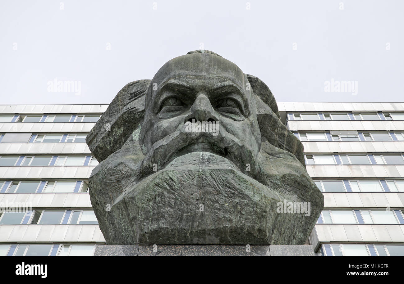 24 April 2018, Deutschland, Chemnitz: Die Marx monument Messen 7.10 Meter Höhe und einem Gewicht von über 40 Tonnen ist der zweite größte Porträtbüste der Welt. Chemnitz war der Karl-Max-city für 37 Jahr genannt. Im Jahr 1990 drei Viertel der Einwohner entschieden, die Namen Chemnitz zurückzukehren. Karl Marx (1818-1883) 200. Geburtstag, wird eins 05. Foto: Jan Woitas/dpa-Zentralbild/dpa Stockfoto