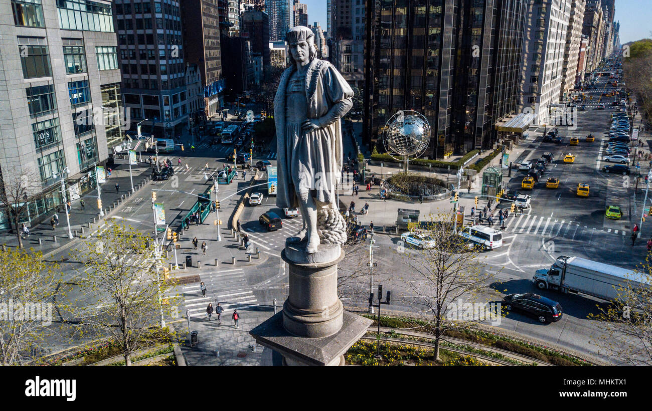 Statue von Christopher Columbus von Gaetano Russo in der Mitte des Columbus Circle, Manhattan, New York City Stockfoto