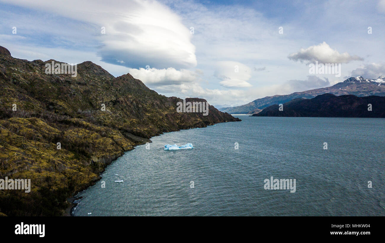 Eisbrocken brach auf den Gletscher, Lago Grey, Torres del Paine Nationalpark, Patagonien, Chile Stockfoto