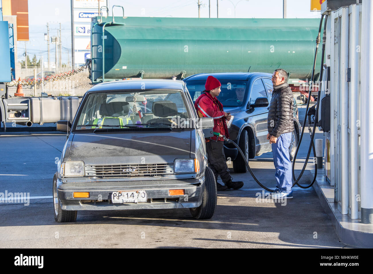 An einer Tankstelle in Argentinien Stockfoto