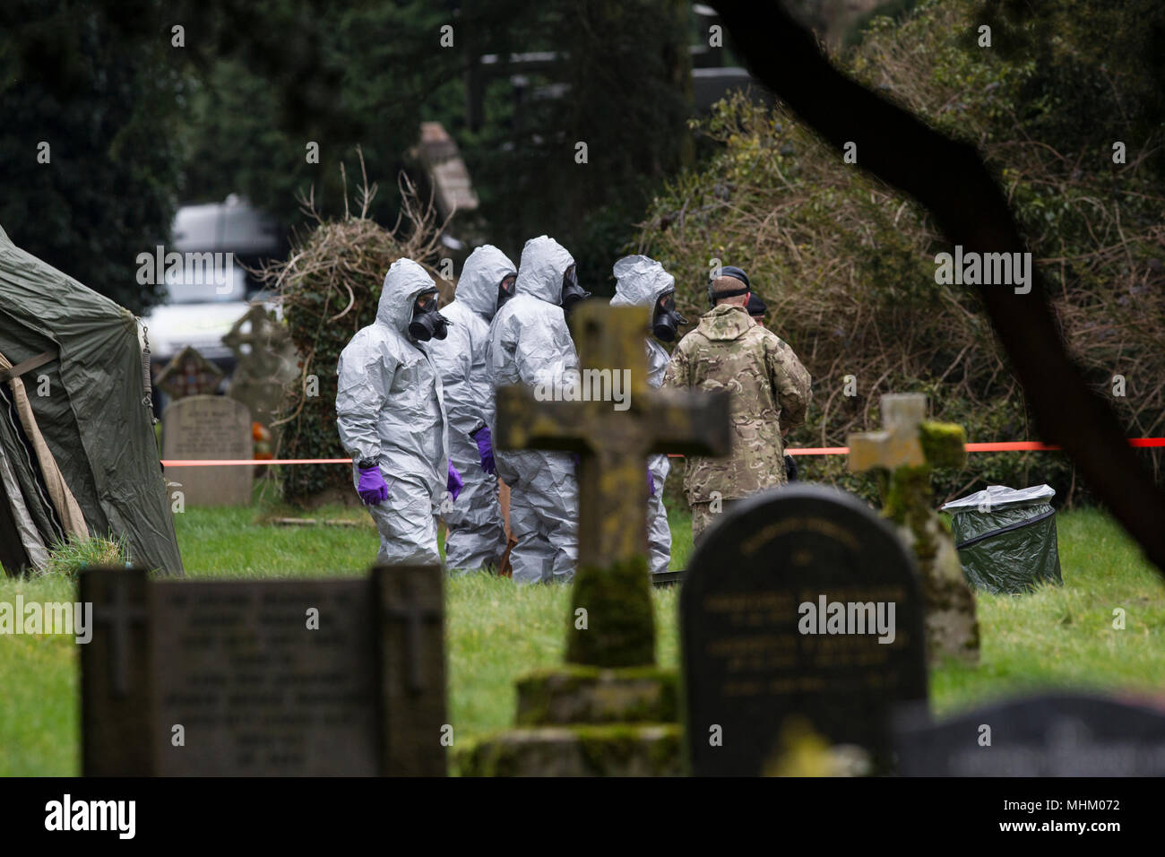 Salisbury Friedhof, wo Sergej Skripal's Frau auf Devizes Straße begraben wurde, Chemie Forensik nach dem Nerv agent Angriff in Salisbury Großbritannien untersuchen Stockfoto
