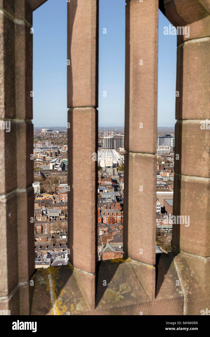 Metropolitan Kathedrale gesehen von der Oberseite der Kathedrale von Liverpool. Stockfoto