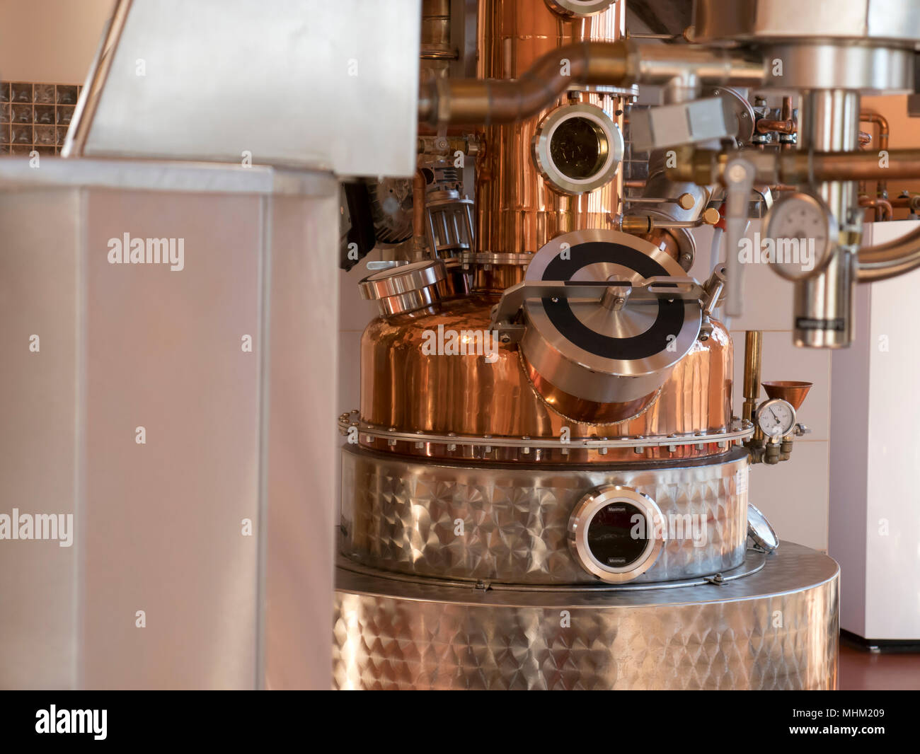 Alembic noch für die Herstellung von Alkohol in der Distillery, destilling Spirituosen Stockfoto