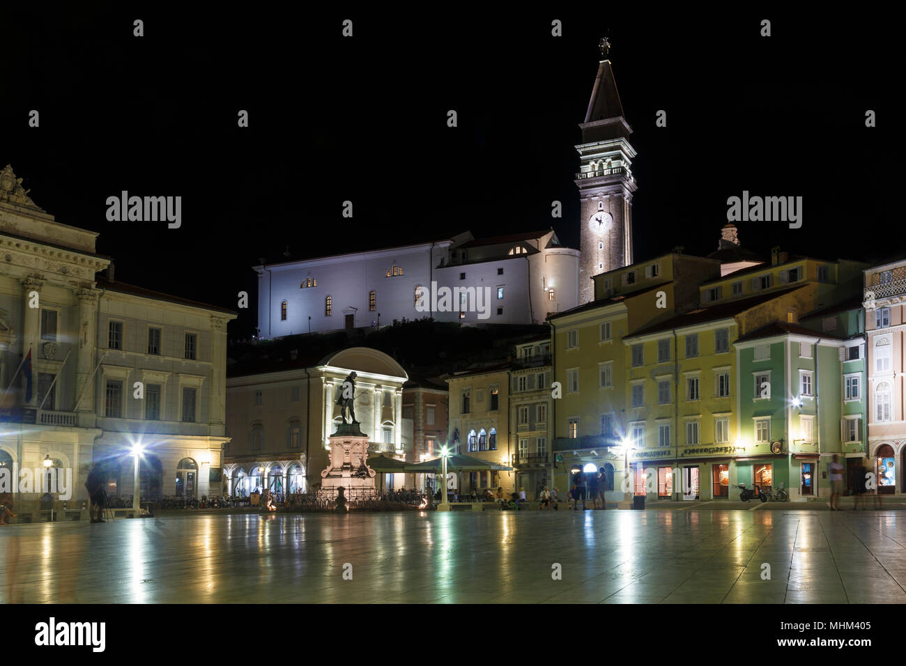 Beeindruckend bei Nacht Tartini-platz in der Altstadt von Piran. Slowenien, Europa. Stockfoto