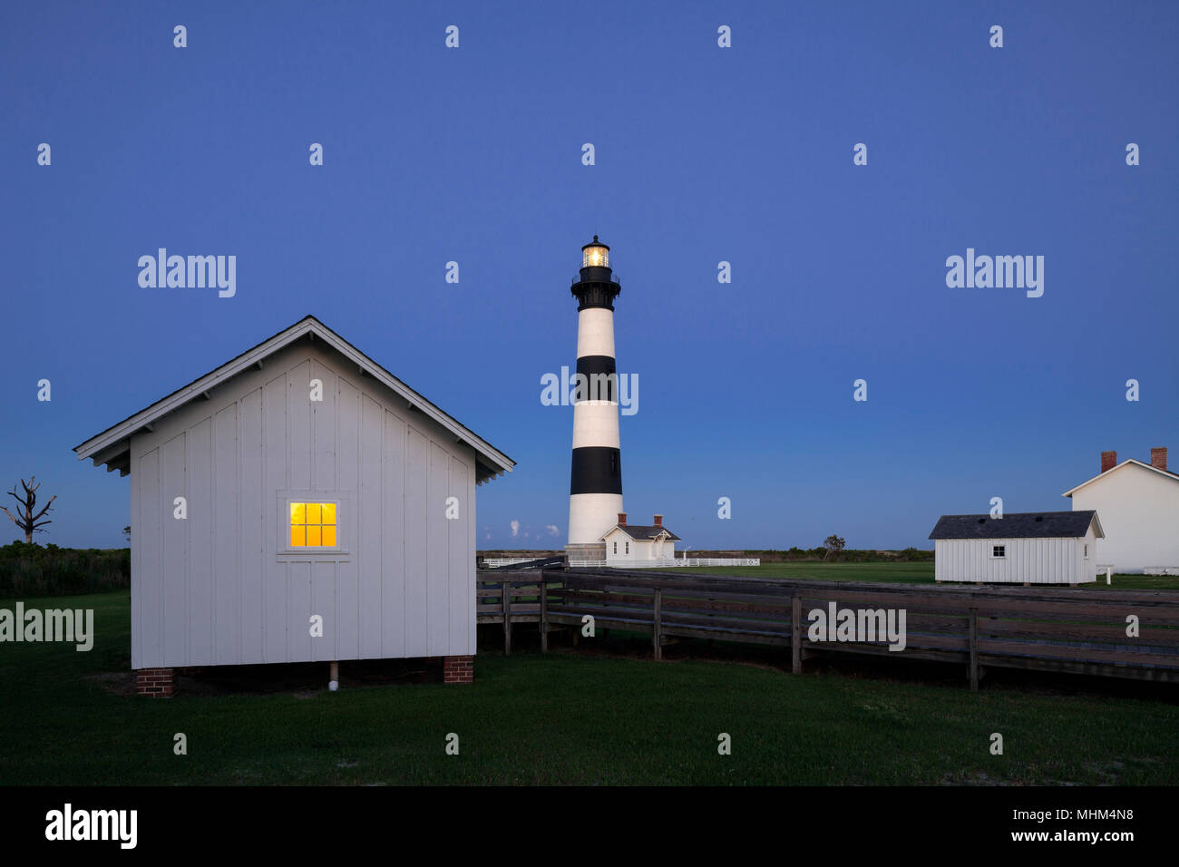 NC-01647-00... NORTH CAROLINA- Bodie Island Lighthouse auf Bodie Island entlang der äußeren Banken, Cape Hatteras National Seashore. Stockfoto