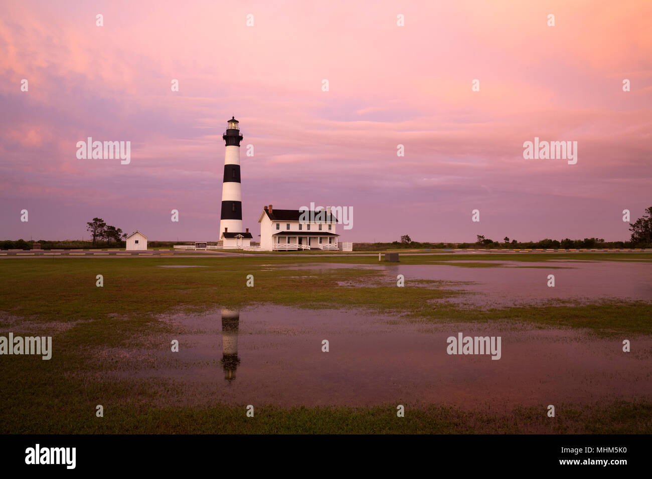 NC-01759-00... NORTH CAROLINA- Bodie Island Lighthouse auf die Outer Banks in Cape Hatteras National Seashore. Stockfoto