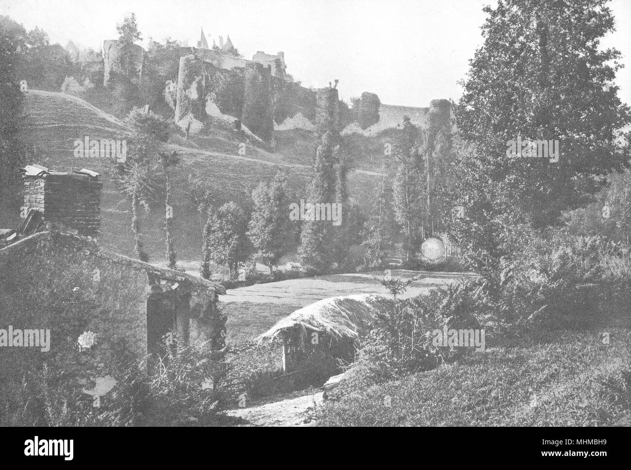 DEUX-SÈVRES. Bressuire. Le Chateau et La Vallée du Dolo 1900 alten Drucken Stockfoto