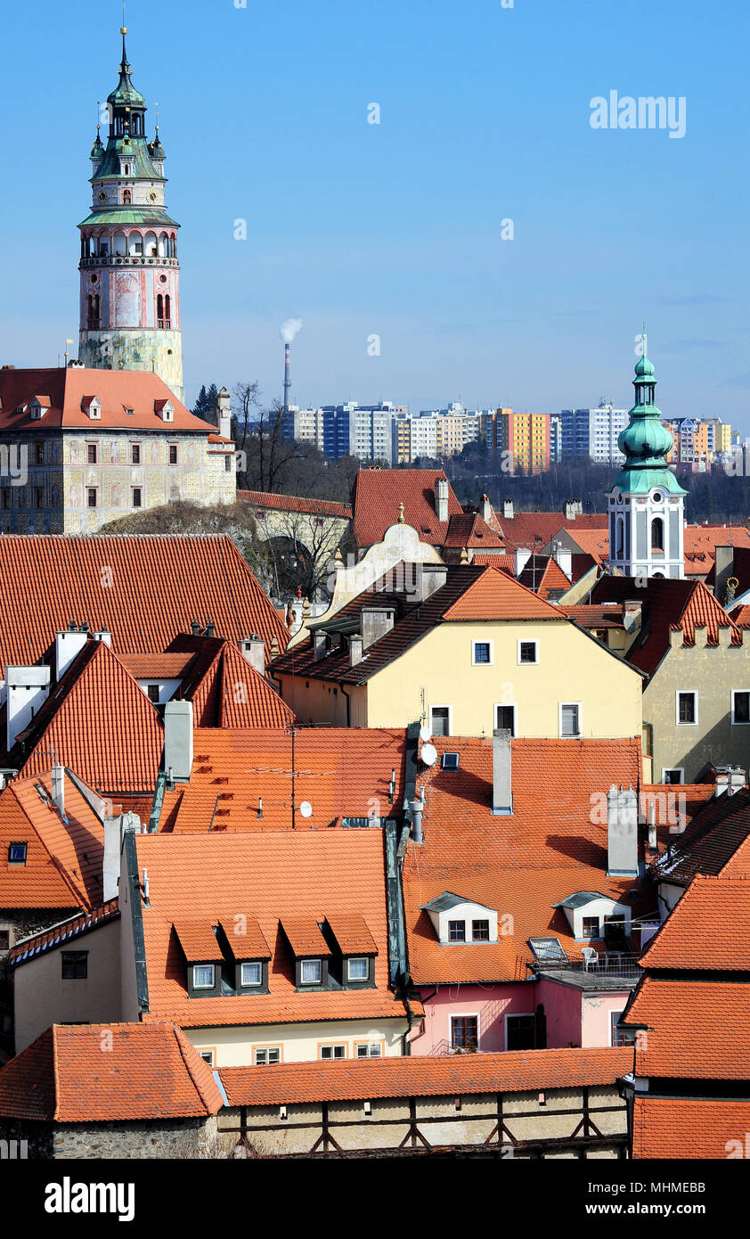 Panoramablick auf die historische Altstadt von Cesky Krumlov, die zum UNESCO-Weltkulturerbe seit 1992. Von links nach rechts, Turm der Burg - als das s Stockfoto