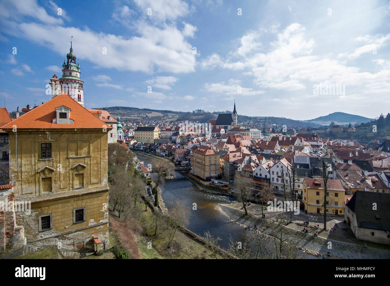 Panoramablick auf die historische Altstadt von Cesky Krumlov, die zum UNESCO-Weltkulturerbe seit 1992. Stockfoto