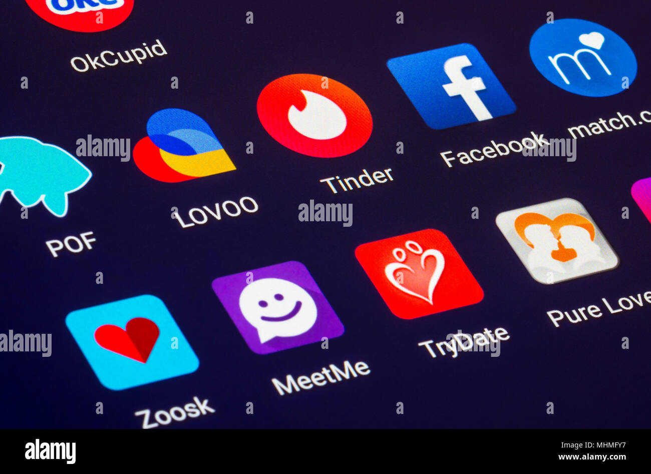 On-line-Konzept. Dating-app Symbole auf einem Tablet-PC-Bildschirm. On-line-Konzept. Dating online Konzept. Stockfoto
