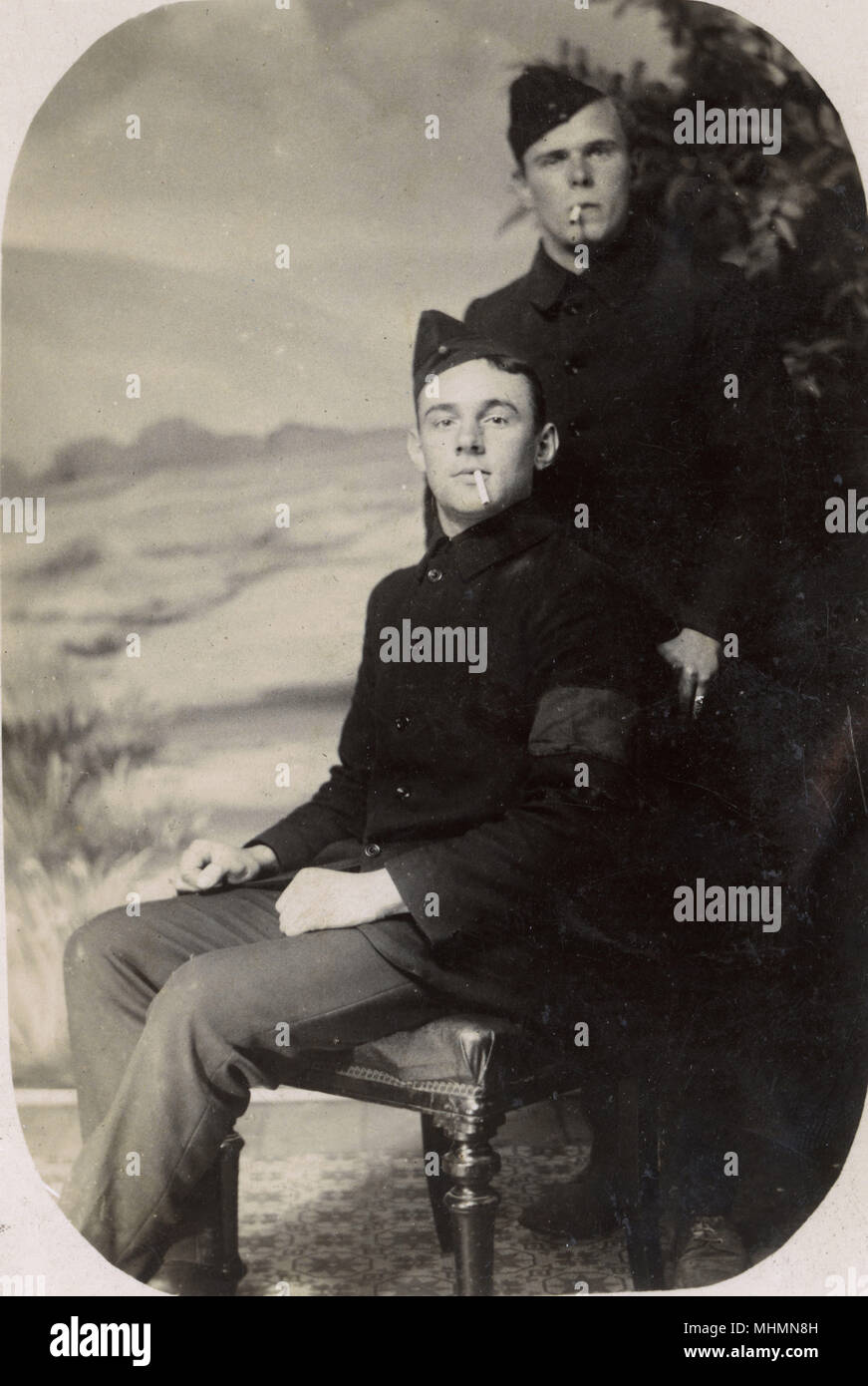 Zwei junge Männer in Militäruniform, WW1 Stockfoto