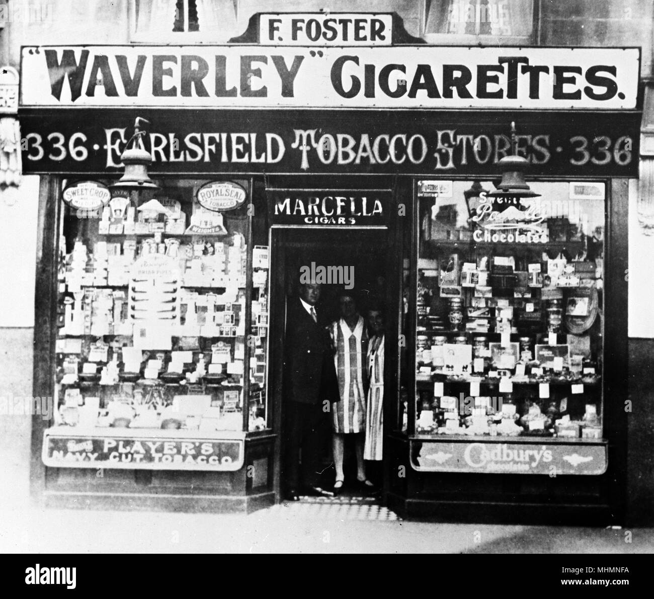 F Foster, Earlsfield Tobacco Stores, Wandsworth, SW London Stockfoto