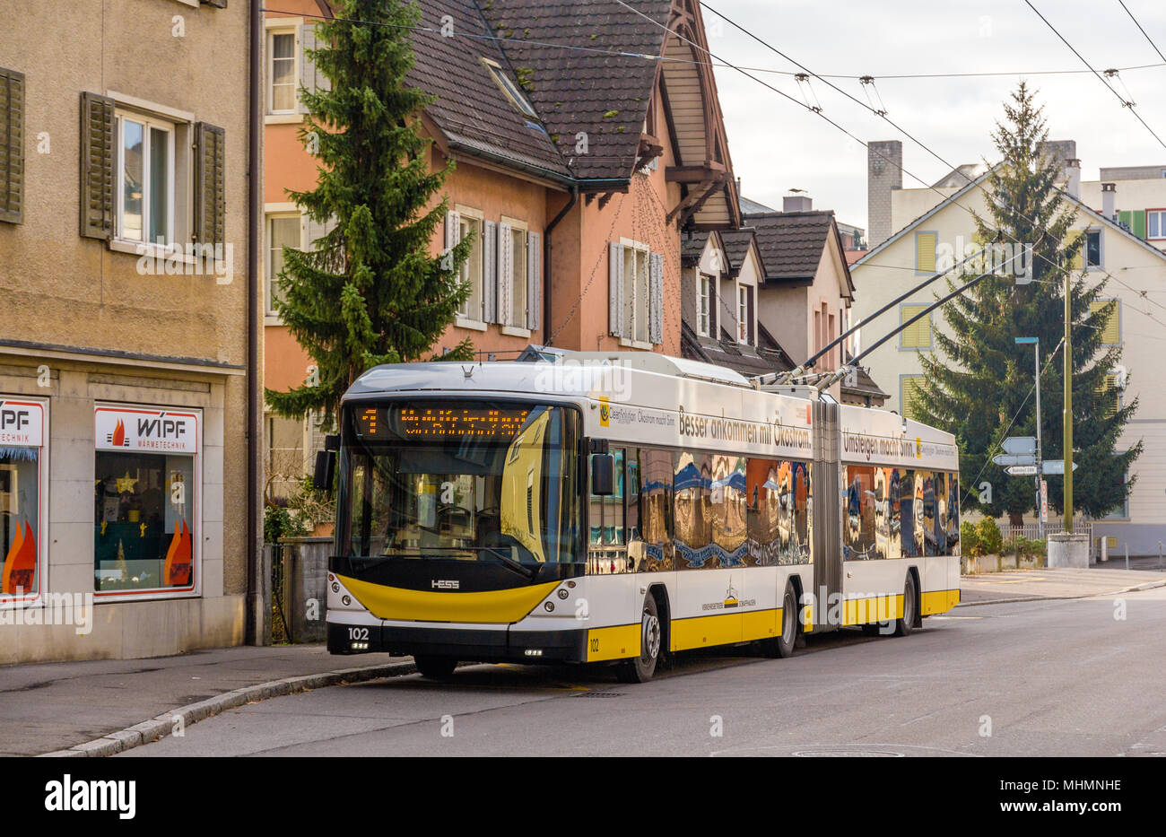 SCHAFFHAUSEN, Schweiz - 01 Dezember: Eine moderne Hess SwissTrol Stockfoto