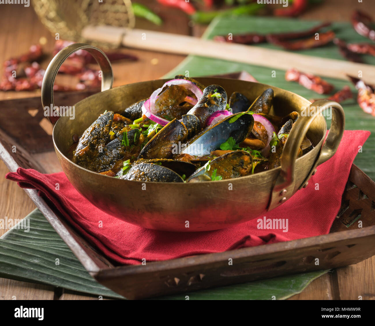 Muscheln Masala. Schalentiere Curry. Indien Essen Stockfoto