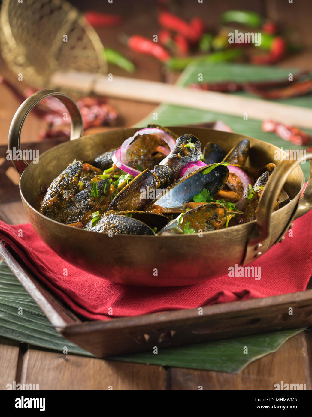 Muscheln Masala. Schalentiere Curry. Indien Essen Stockfoto