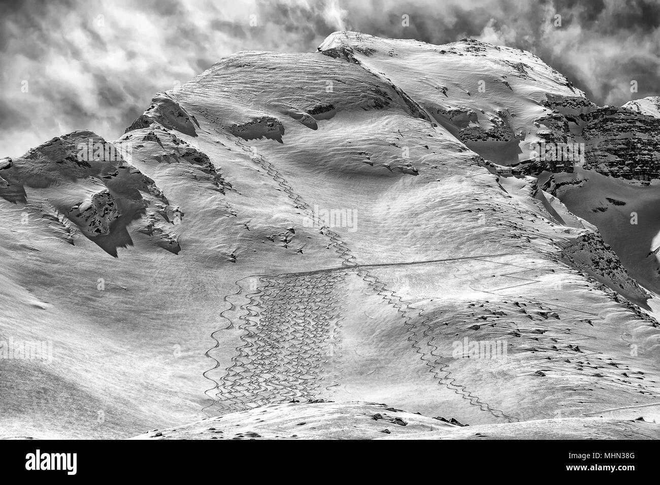 Skitouren Loipen Schnee detail Titel Stockfoto