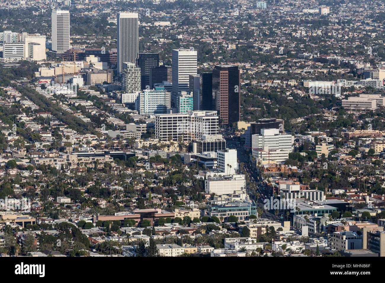 Luftbild des Wilshire Blvd Miracle Mile Nachbarschaft in Los Angeles, Kalifornien. Stockfoto