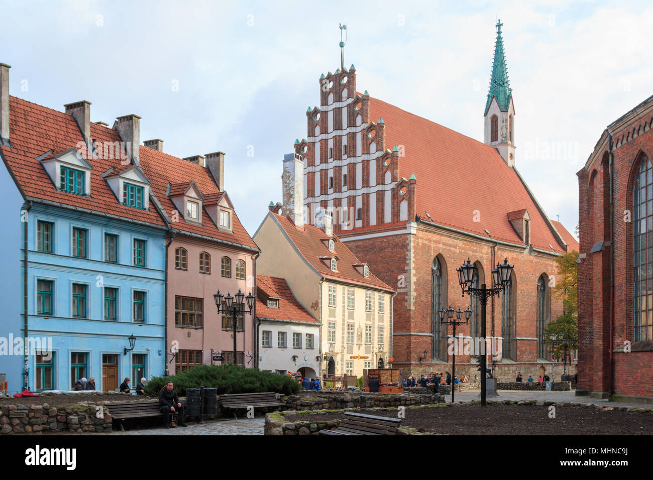 Kirche und Gebäude im Zentrum von Riga in Lettland Stockfoto