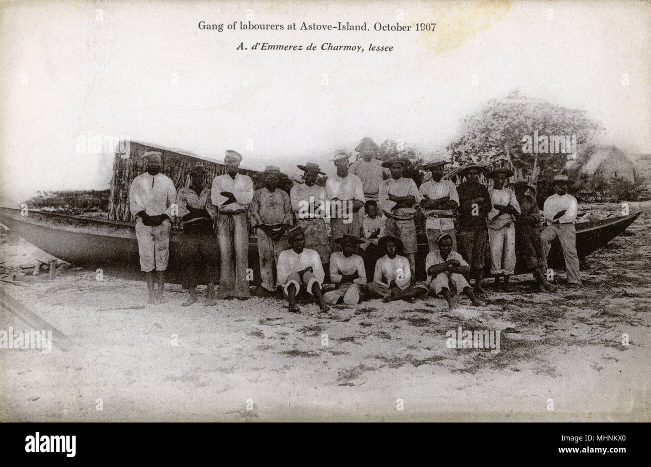 Bande der Arbeiter - astove Insel, Teil des Cosmoledo Group, Teil der äußeren Inseln der Seychellen, im Südwesten der Insel gelegen, 1.000 km (620 Meilen) von der Insel Mahe. Die ganze Insel erscheint über die Ernte und Trocknung von Mangrove Rinde gedreht worden zu sein. Datum: 1907 Stockfoto