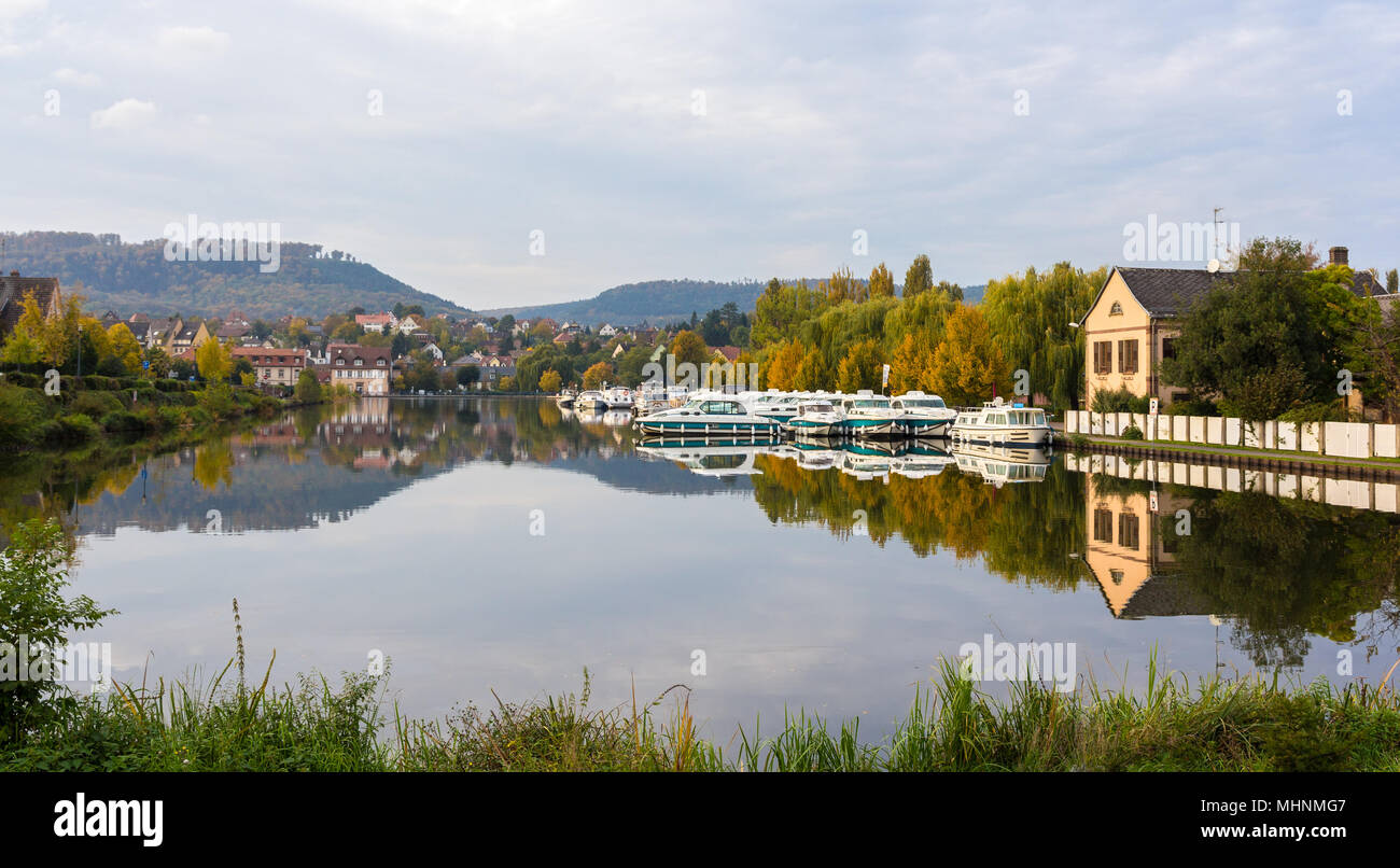 Flusshafen in Saverne, Alsase, Frankreich Stockfoto