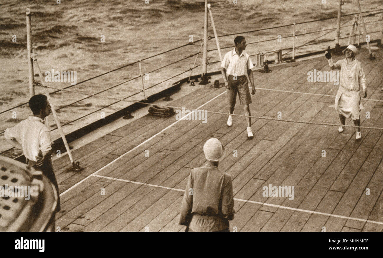 Duke und Duchess of York spielen Deck Tennis - HMS berühmt Stockfoto