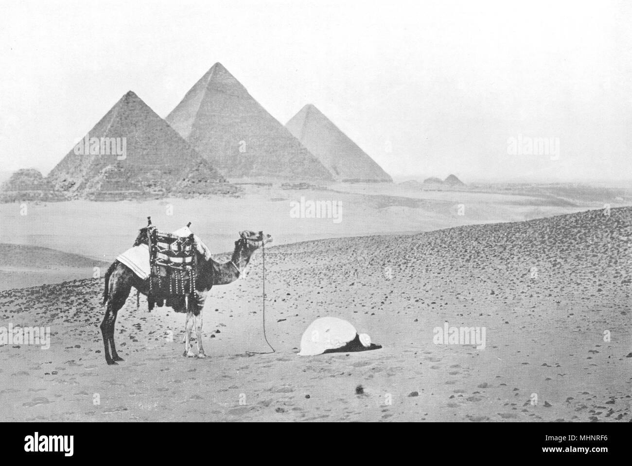 Ägypten. Stunde des Gebets; die Pyramiden von Gizeh, Kairo; Große Pyramide 1900 alten Drucken Stockfoto