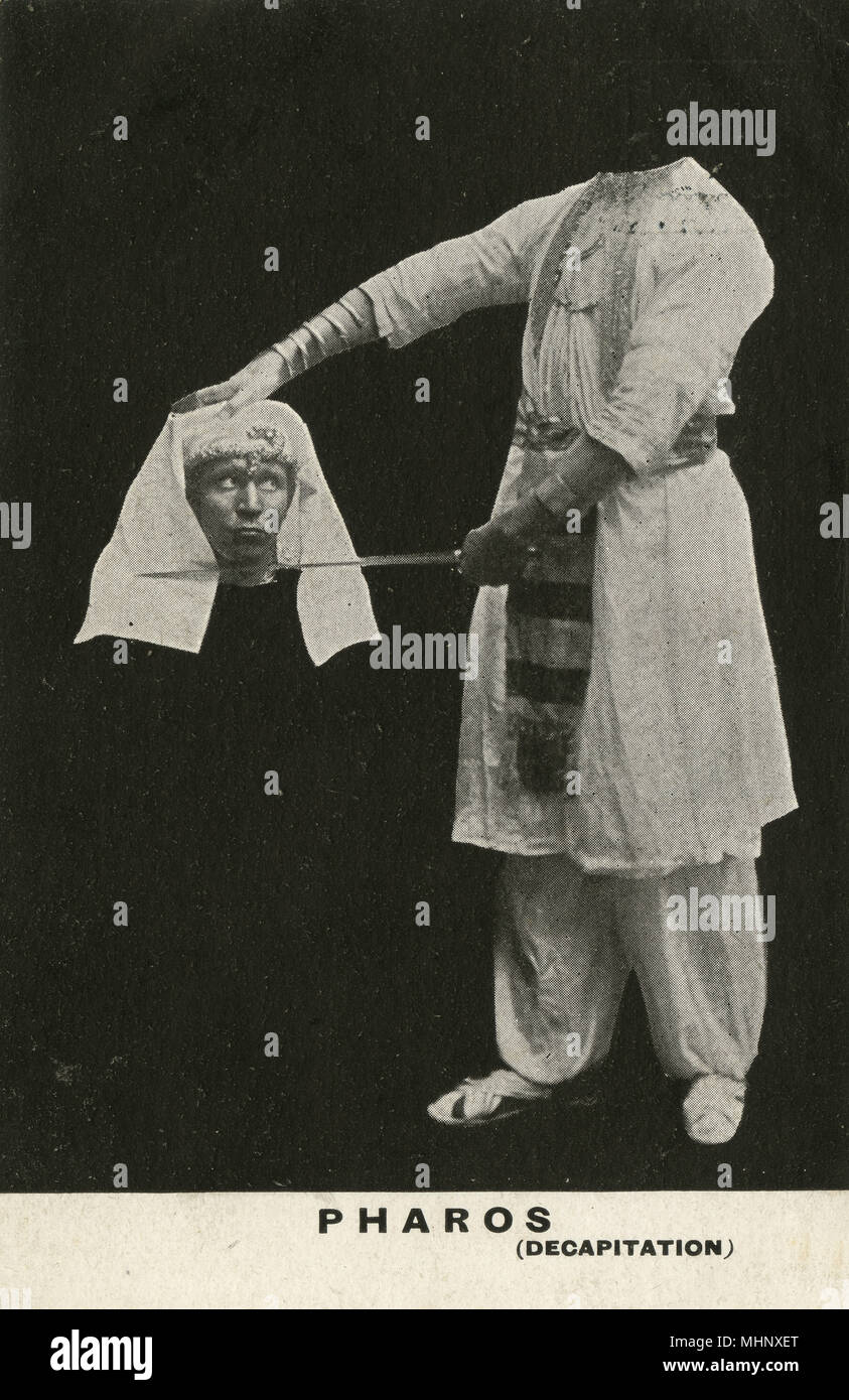 Zauberkünstler Zaubershow von Pharos, mit gefälschten Enthauptung. Datum: ca. 1900 s Stockfoto