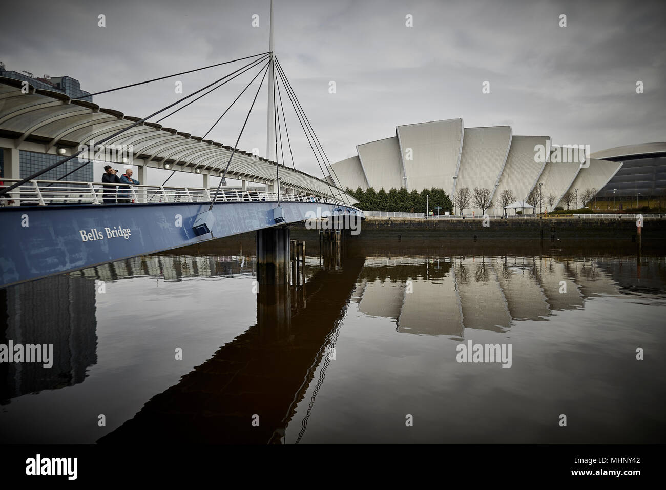 Glasgow in Schottland, SEC Center und Glocken Brücke über den Clyde Stockfoto