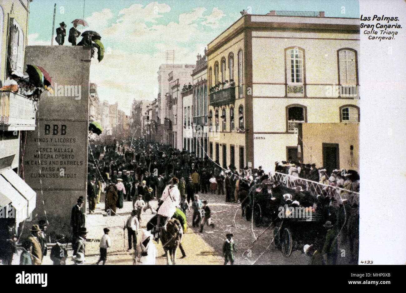 Calle Triana, Las Palmas, Gran Canaria, Kanarische Inseln, mit Karneval statt. Datum: ca. 1900 s Stockfoto