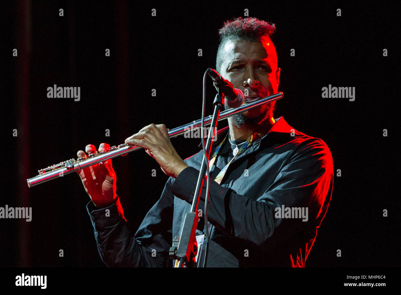 Flötenspieler Magic Malik (Malik Mezzadri) im Konzert an Torino Jazz Festival Stockfoto