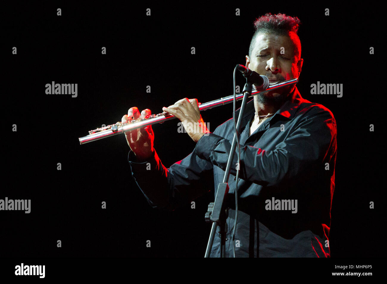 Flötenspieler Magic Malik (Malik Mezzadri) im Konzert an Torino Jazz Festival Stockfoto